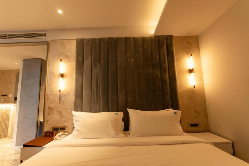 Hotel Ocean Blue Visakhapatnam Bagian luar foto