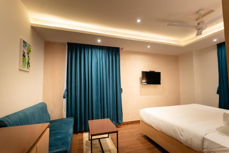 Hotel Ocean Blue Visakhapatnam Bagian luar foto